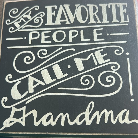 Decorative Box Sign - “My Favorite People Call Me Grandma” Primitives By Kathy - Picture 1 of 3
